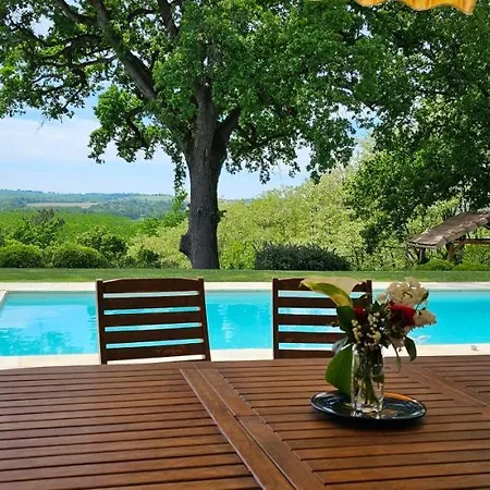 La Chenaie Bed & Breakfast *